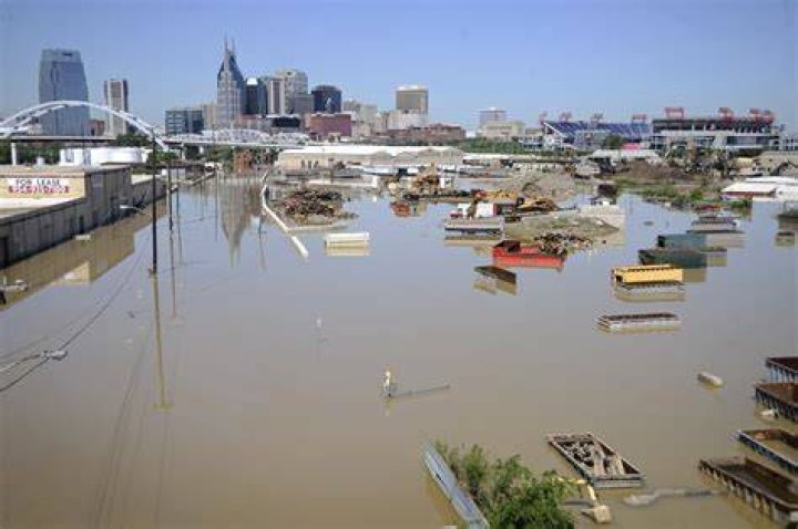 After Surviving A Nashville Flood, Raul Malo's Gibson Guitar Gets A New