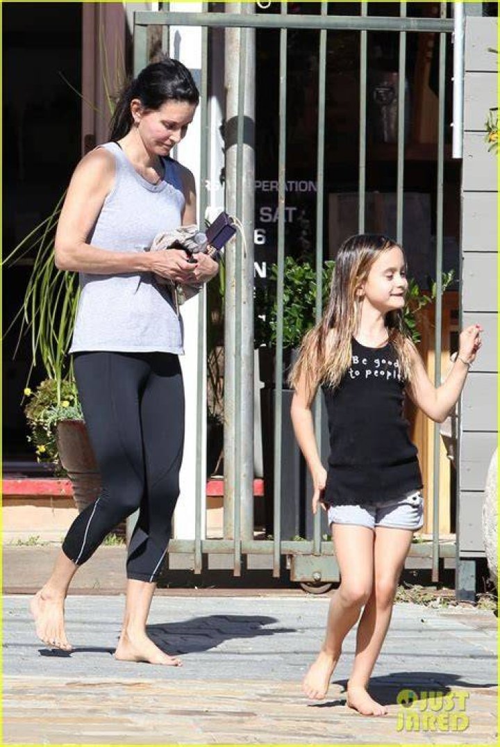 Courteney Cox & Coco Barefoot in Malibu! Courteney Cox Photo