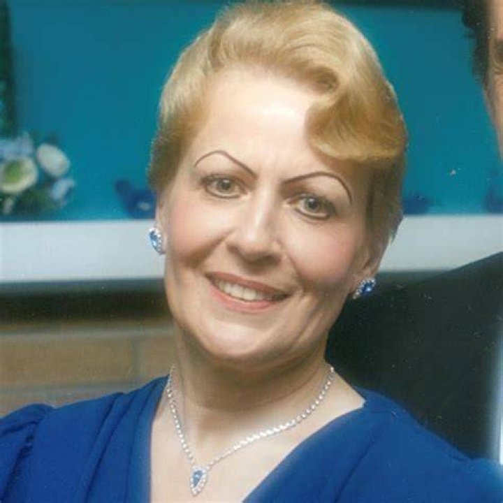 Deanna Molinaro Obituary, Death Visitation & Funeral Service PINAKU
