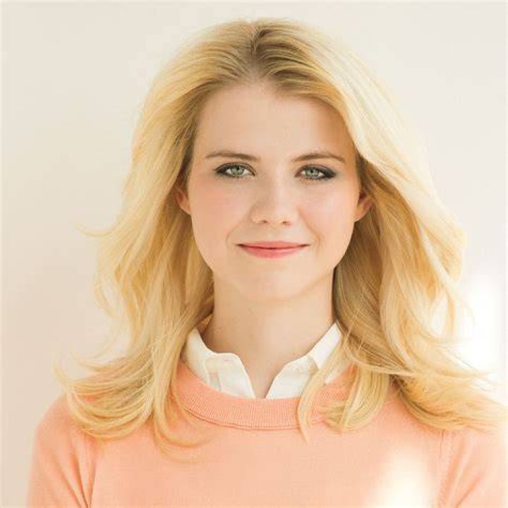 Elizabeth Smart Speaking Engagements, Schedule, & Fee WSB
