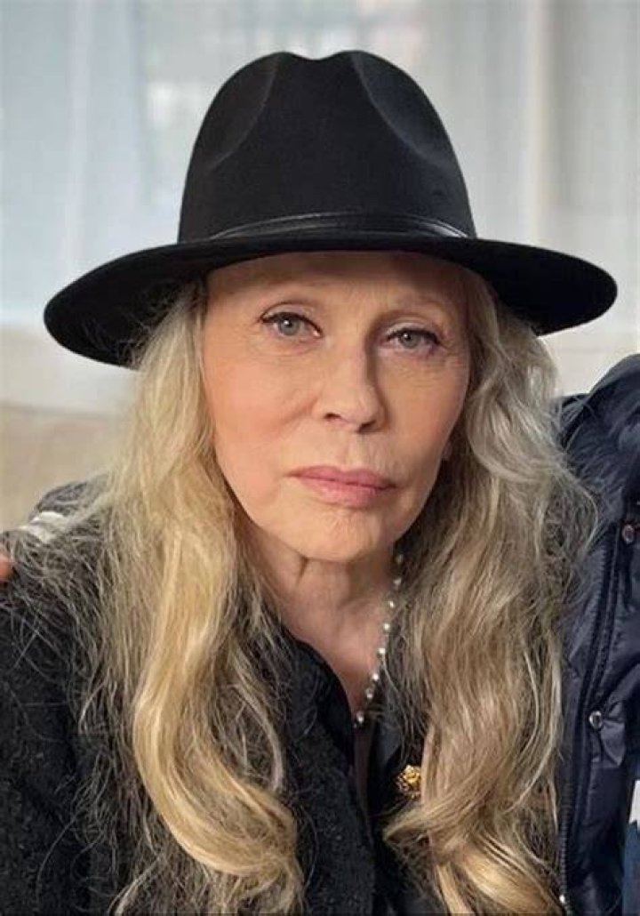 Faye Dunaway Movies and Tv Shows, Age, Height, Now, Teeth ABTC