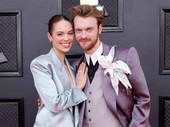 Finneas and Claudia Sulewski on Romantic Clich&eacute;s and Their Mona Lisa