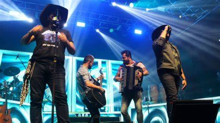Grupo Frontera&rsquo;s &lsquo;No Se Va&rsquo; Lyrics Translated to English Billboard