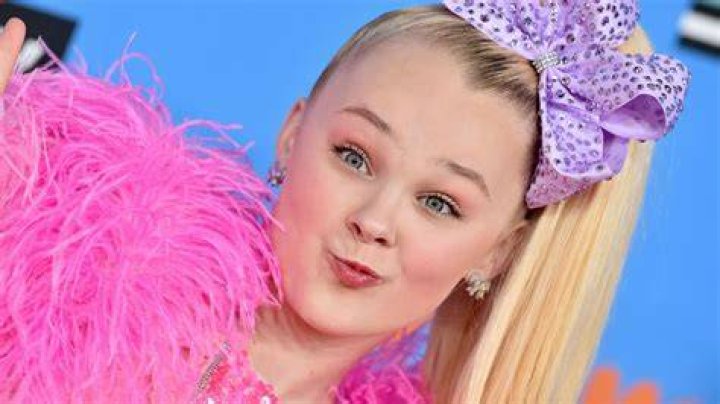 JoJo Siwa Eats Homophobes for Breakfast Them