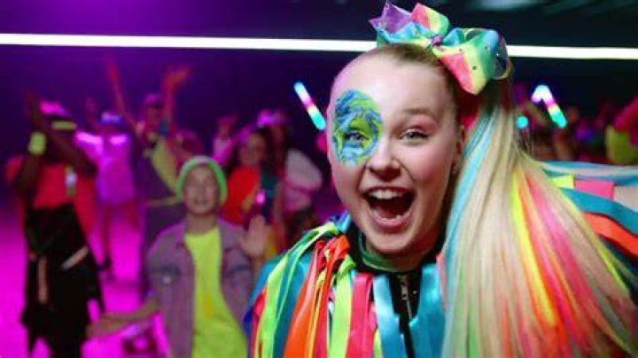 JoJo Siwa's relationship history Who has the YouTube star dated? The