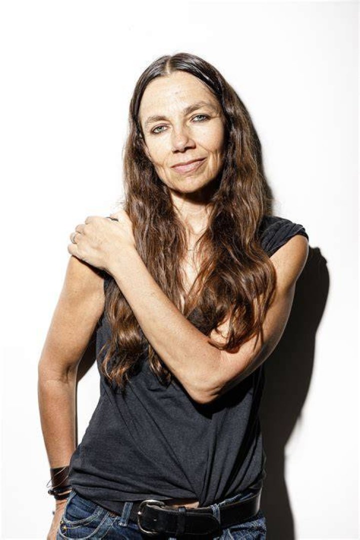 Justine Bateman Is Aging. She No Longer Cares What You Think About That
