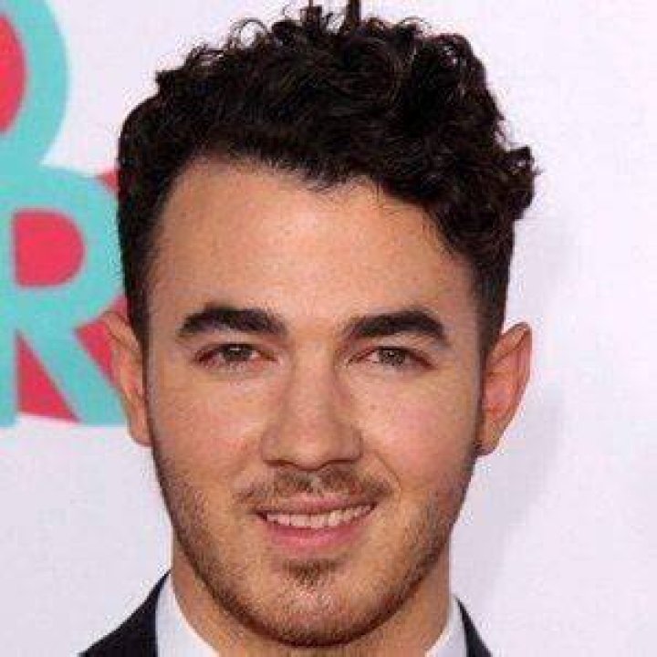 Kevin Jonas Age, Bio, Birthday, Family, Net Worth National Today