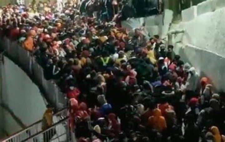 Le&oacute;n Van a templo de San Francisco del Coecillo a jurar dejar de beber