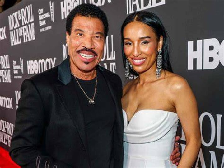 Lionel Richie Net Worth 2024, Earning Family, Wiki, Affairs, Weight