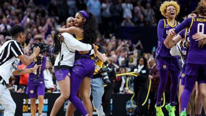 LSU Women's Basketball Coach Kim Mulkey's Outfits