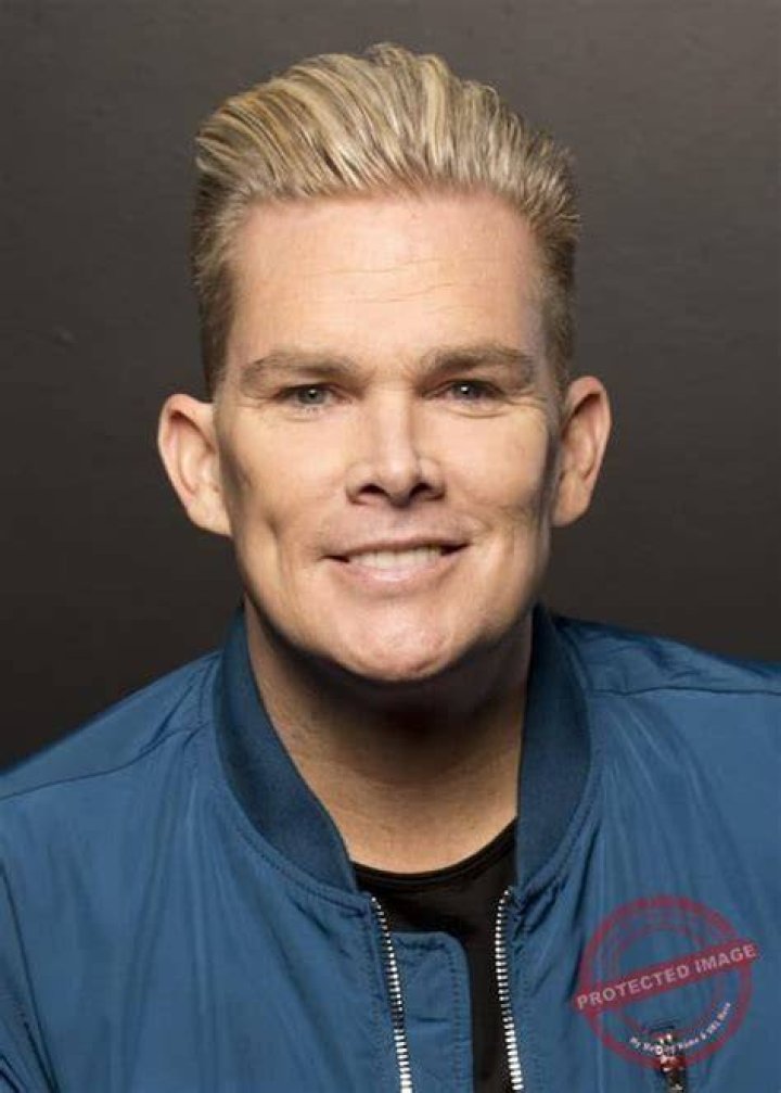Mark McGrath Net Worth 2020, Wiki, Wife, Age, Height, Songs, Family