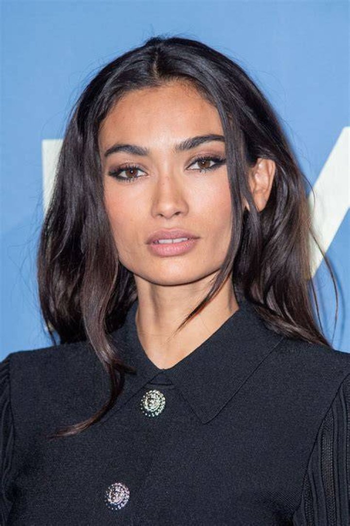 Model Kelly Gale To Make Acting Debut In Gerard Butler's 'The Plane