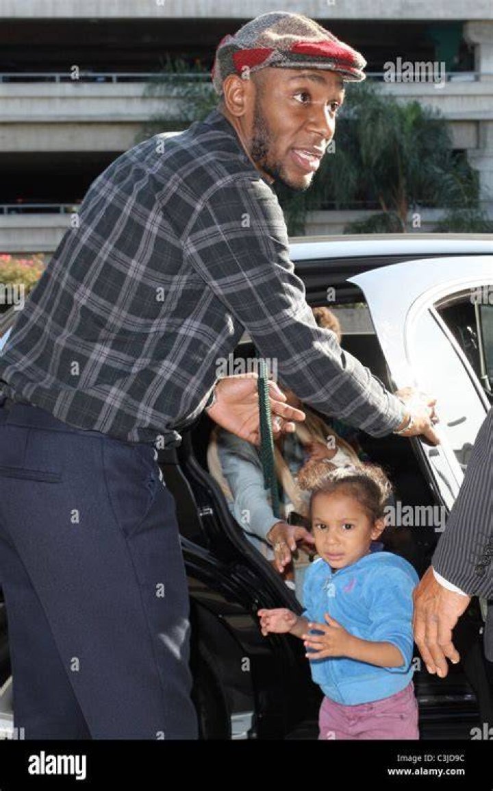 Mos Def and his family allowed to stay in the country illegally, for now
