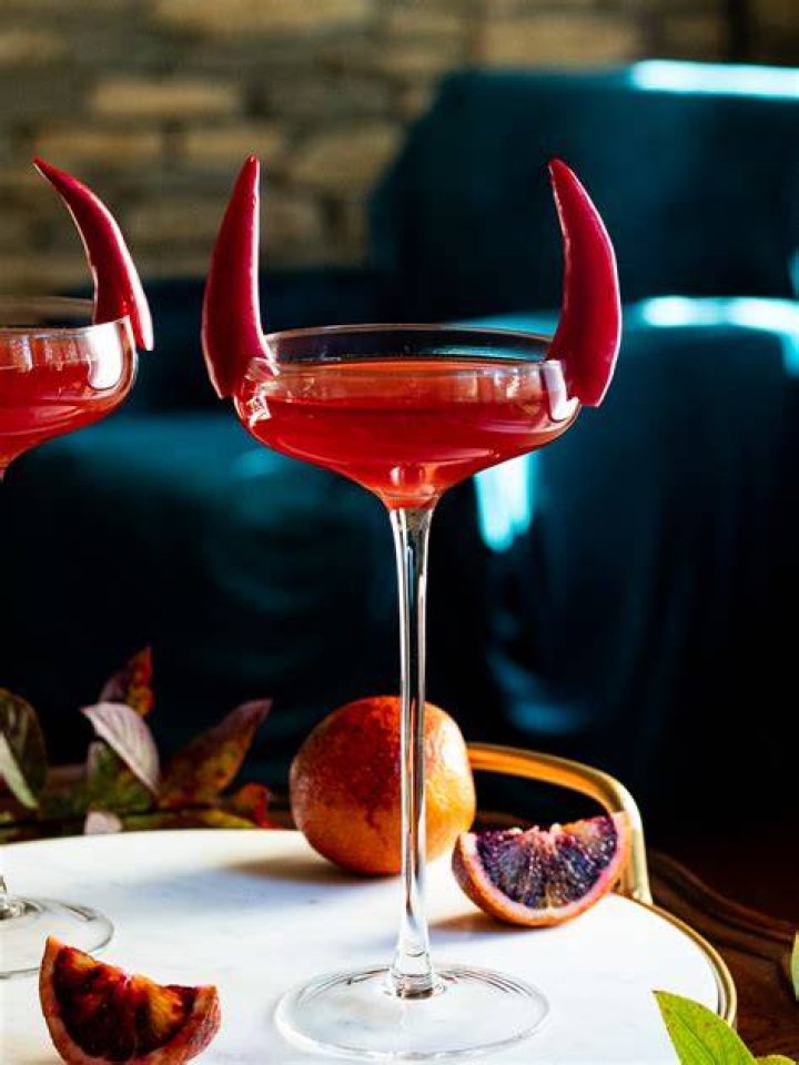 Must Mix EASY Halloween Drink Bloody Booooolevardier Cocktail Contessa