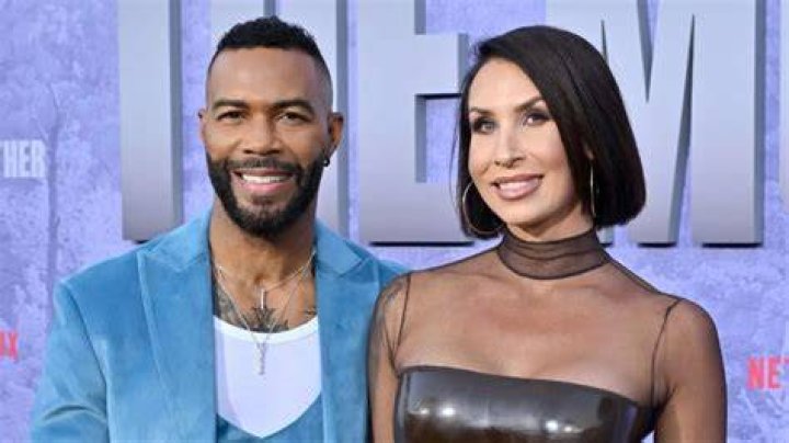 Omari Hardwick With Wife & Daughter Strapless dress formal, Long hair
