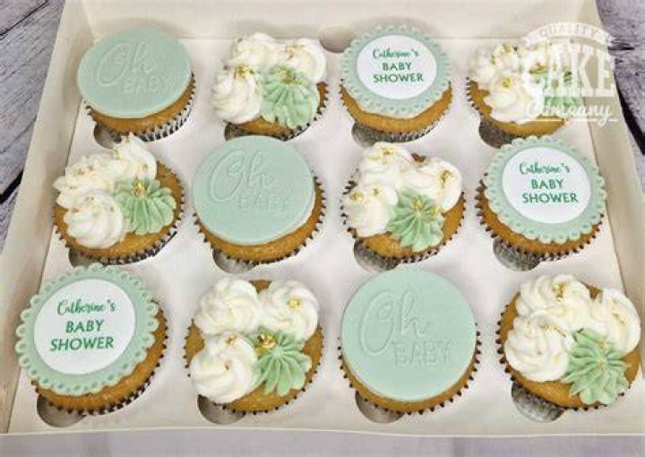Ombr&eacute; Green Cupcakes Baby shower cupcakes, Sage green baby shower