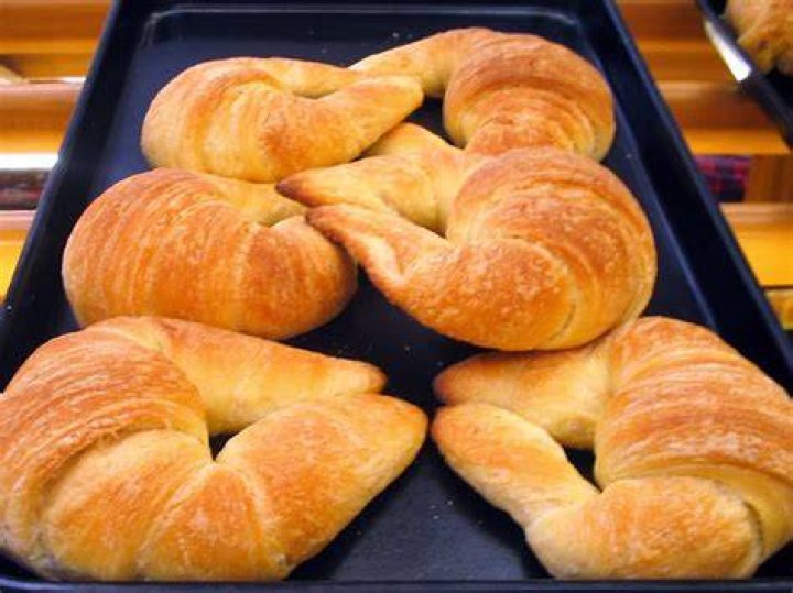 Pancalli Pasteleria y Reposteria Cuernitos de Pan