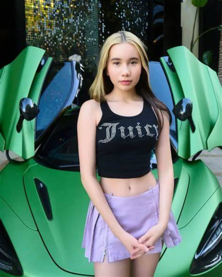 &Pi;έ&theta;&alpha;&nu;&epsilon; &eta; Lil Tay! &Pi;ώ&sigmaf; &pi;έ&theta;&alpha;&nu;&epsilon; &eta; 14&chi;&rho;&omicron;&nu;ή &rho;ά&pi;&epsilon;&rho; &tau;&omega;&nu; 3,3 &epsilon;&kappa;&alpha;&tau;&omicron;&mu;&mu;ύ&rho;&iota;&omega;&nu;