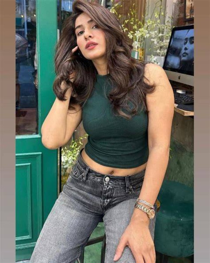 Pin by Neha on Kritika Khurana in 2020 Fashion, Kritika khurana, Wrap