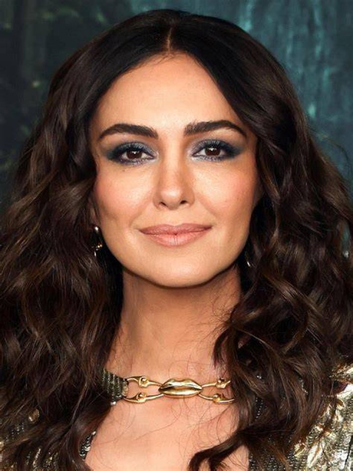 Pin on Nazanin Boniadi