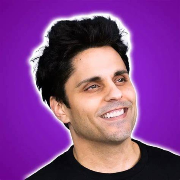 Ray William Johnson Biography Facts, Childhood, Family & Achievements