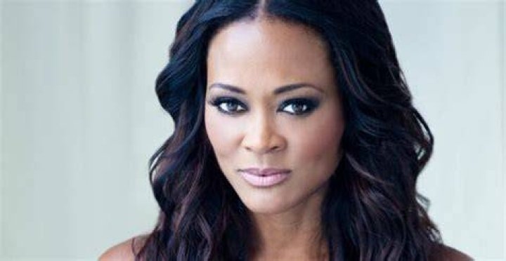 Robin Givens Bio, Wiki, Age, Husband, Net Worth, Height, Brad Pitt