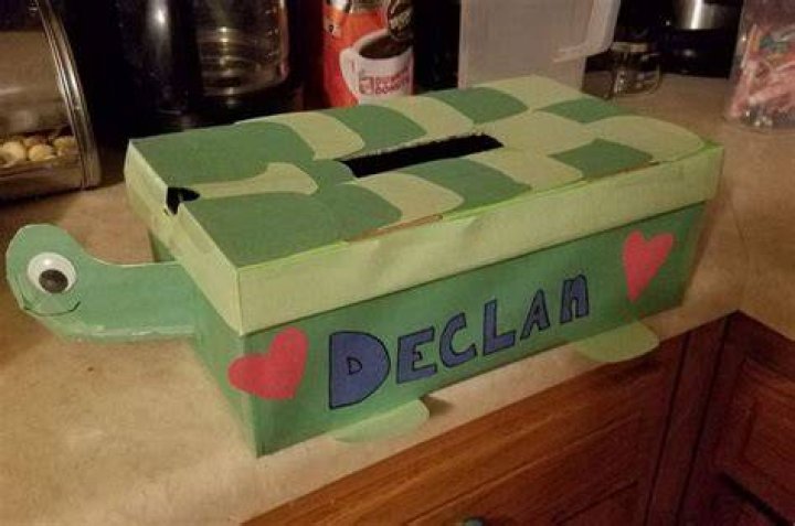 Sea turtle Valentine Box! Kids valentine boxes, Boys valentines boxes