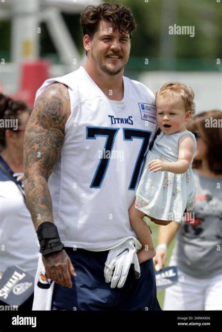 Taylor Lewan Daughter With His Wife Taylin Gallacher