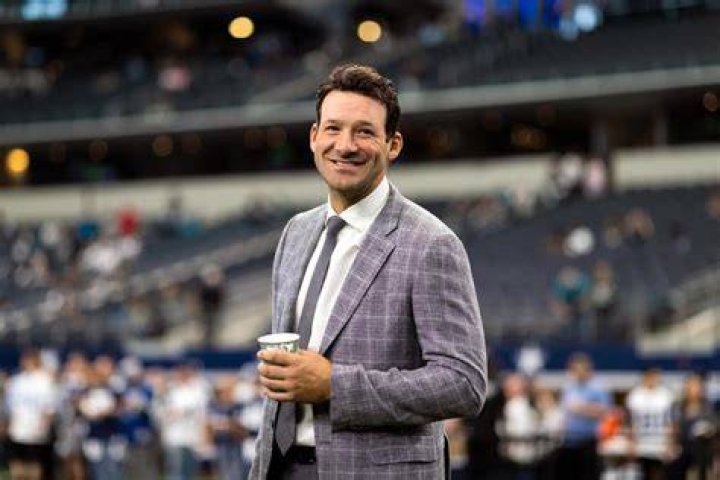 Tony Romo Wiki Salary, Net Worth, Wife, Retirement, & Facts to Know