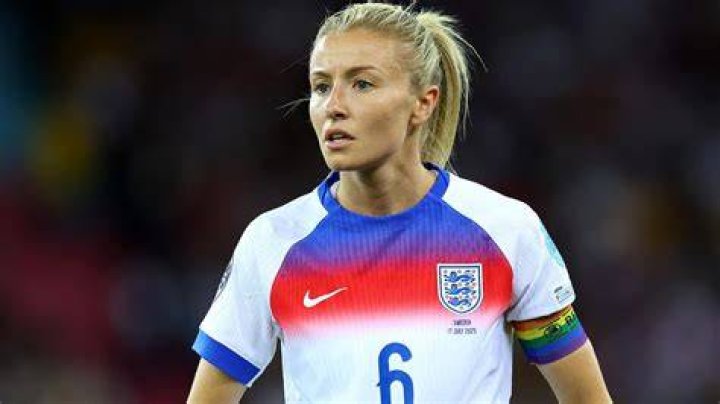 Who is Leah Williamson mother Amanda Williamson? Wiki, age, profession